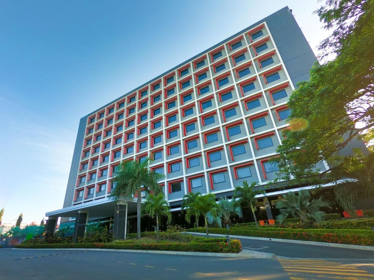 Holiday Inn Express Port Moresby By Ihg Экстерьер фото
