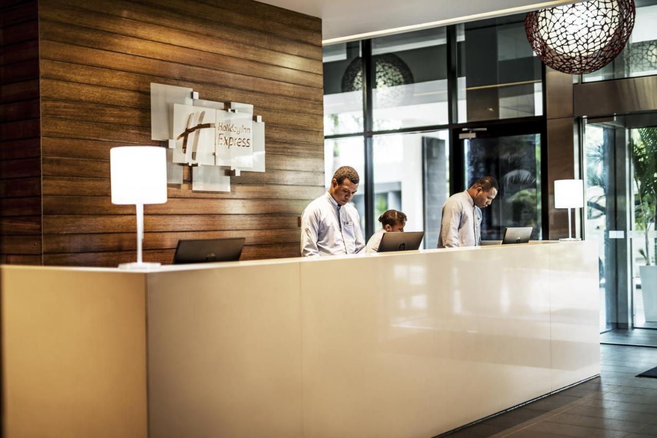 Holiday Inn Express Port Moresby By Ihg Экстерьер фото